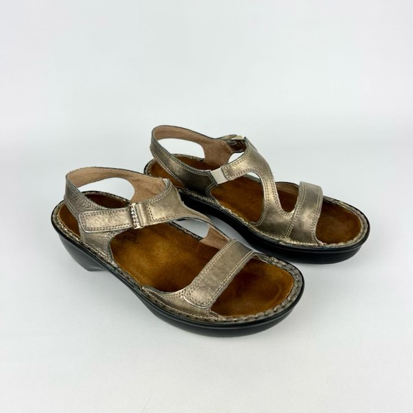 Naot Womens Fado Gold Metallic Leather Sandal Rhinestone Buckle Comfort size 5 - Picture 1 of 16